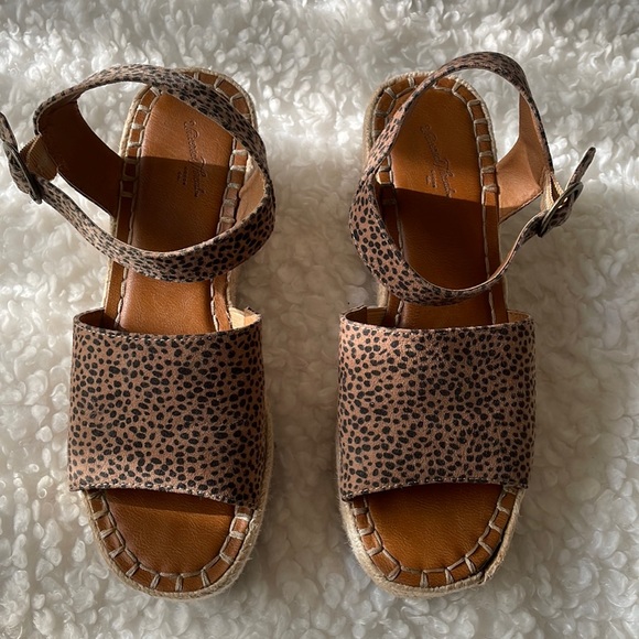 Universal Thread Espadrilles - Picture 2 of 7